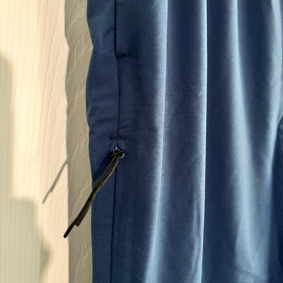 NWT, Women's Gap Performance Jogger, Size X-large - Picture 3 of 5